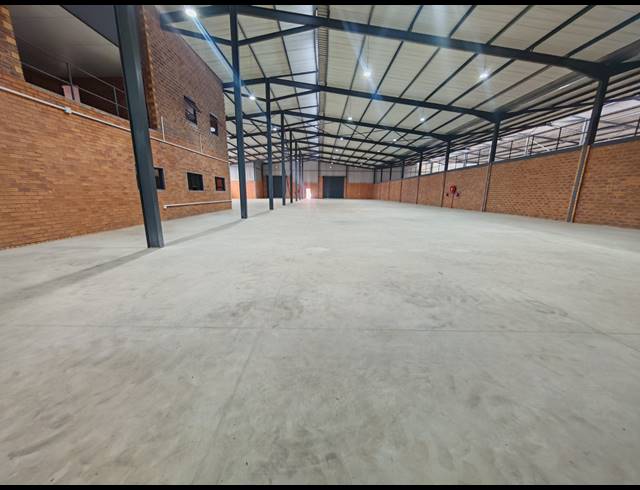 2,340M² WAREHOUSE TO LET IN ORMONDE